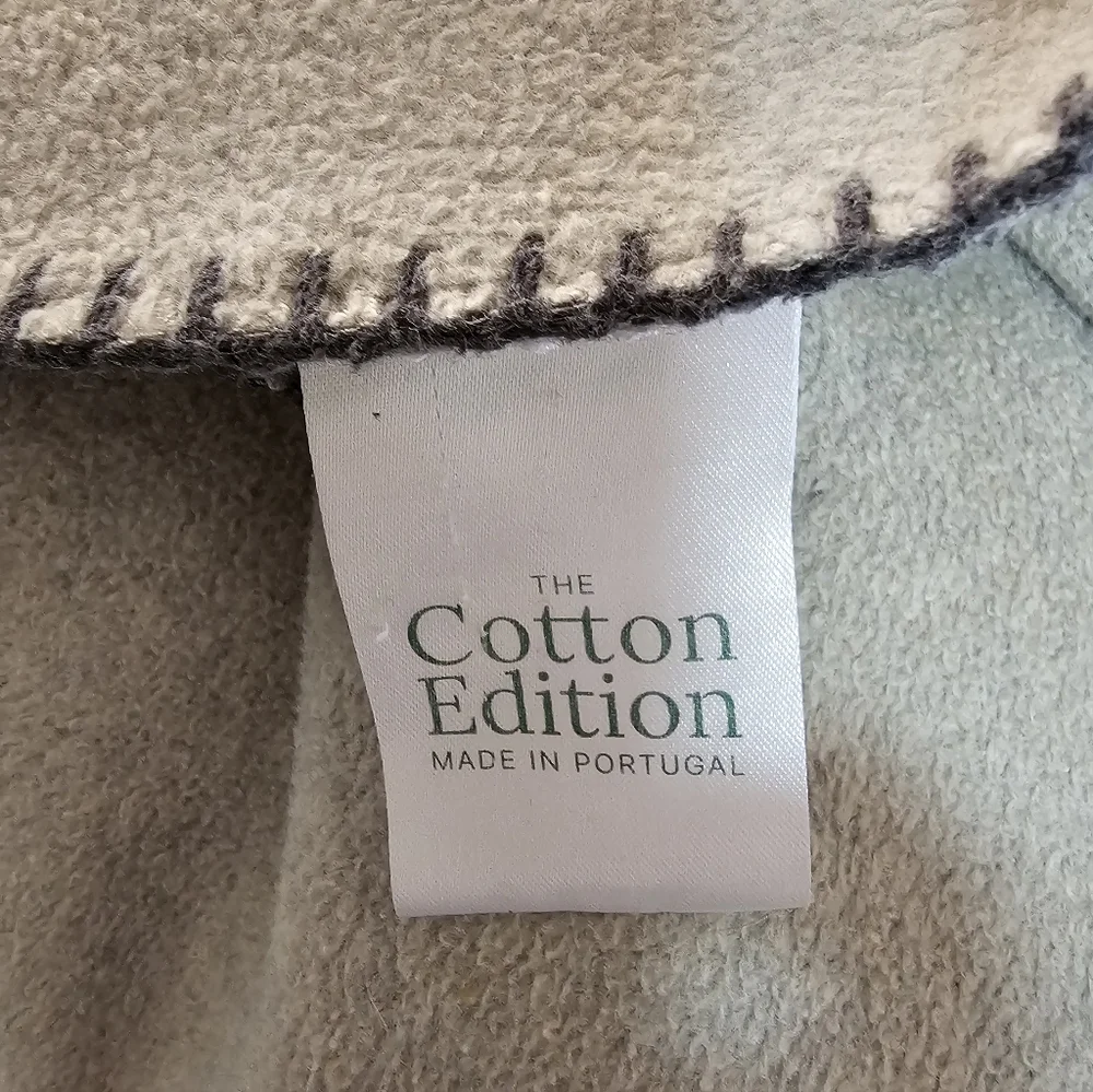 The Cotton Edition Portugal 50x52 Grey White Color Block Throw Blanket Euc